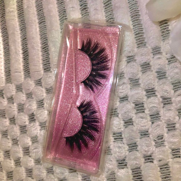 $8 lash bundle - Picture 2 of 9